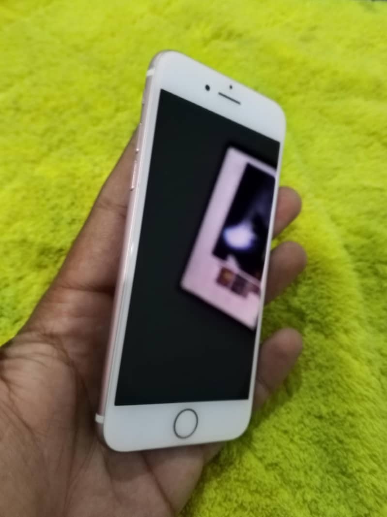Apple iPhone 7 1
