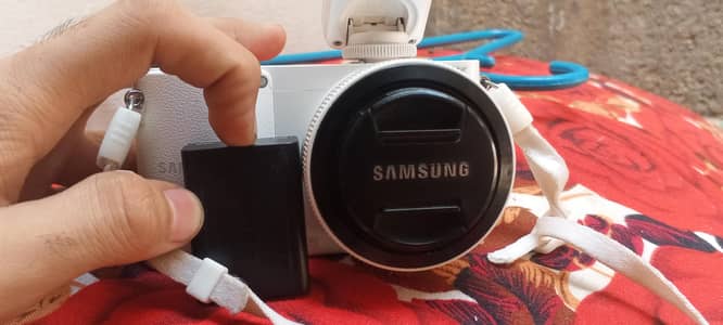 Samsung NX 1000