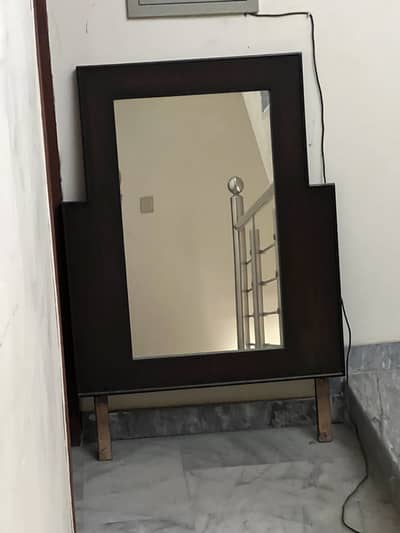 Dressing mirror