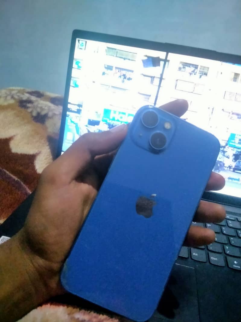 Apple iPhone 13 0