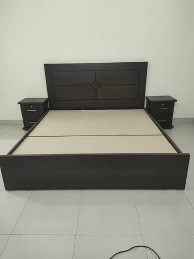king size bed for sale in good condition