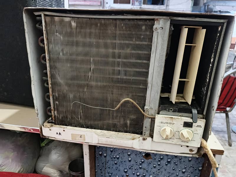 0.75 window AC 2