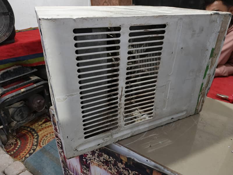 0.75 window AC 3