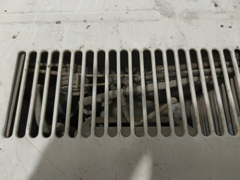 0.75 window AC 4