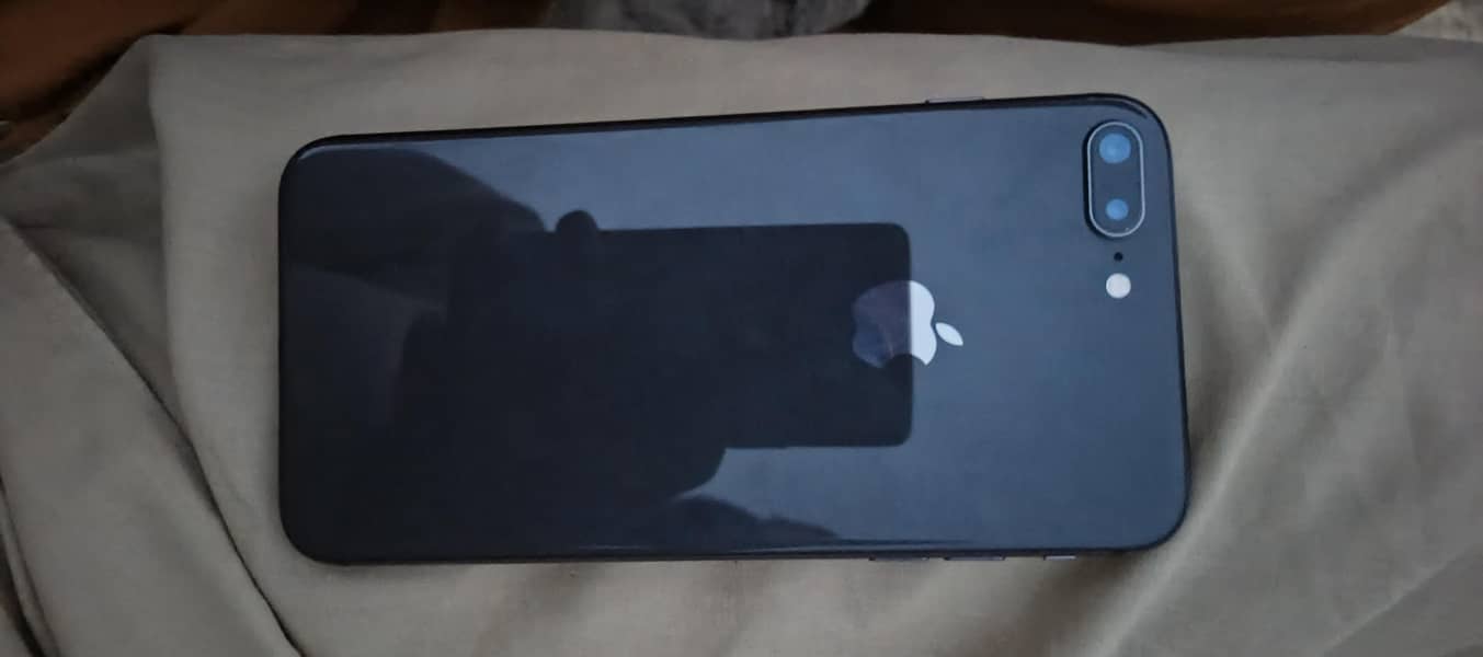 Apple iPhone 8 Plus 0