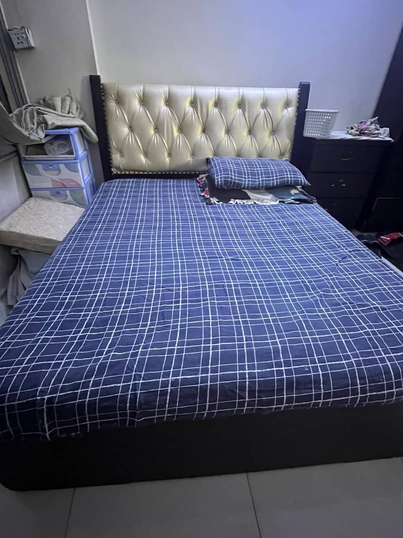 queen bed 3