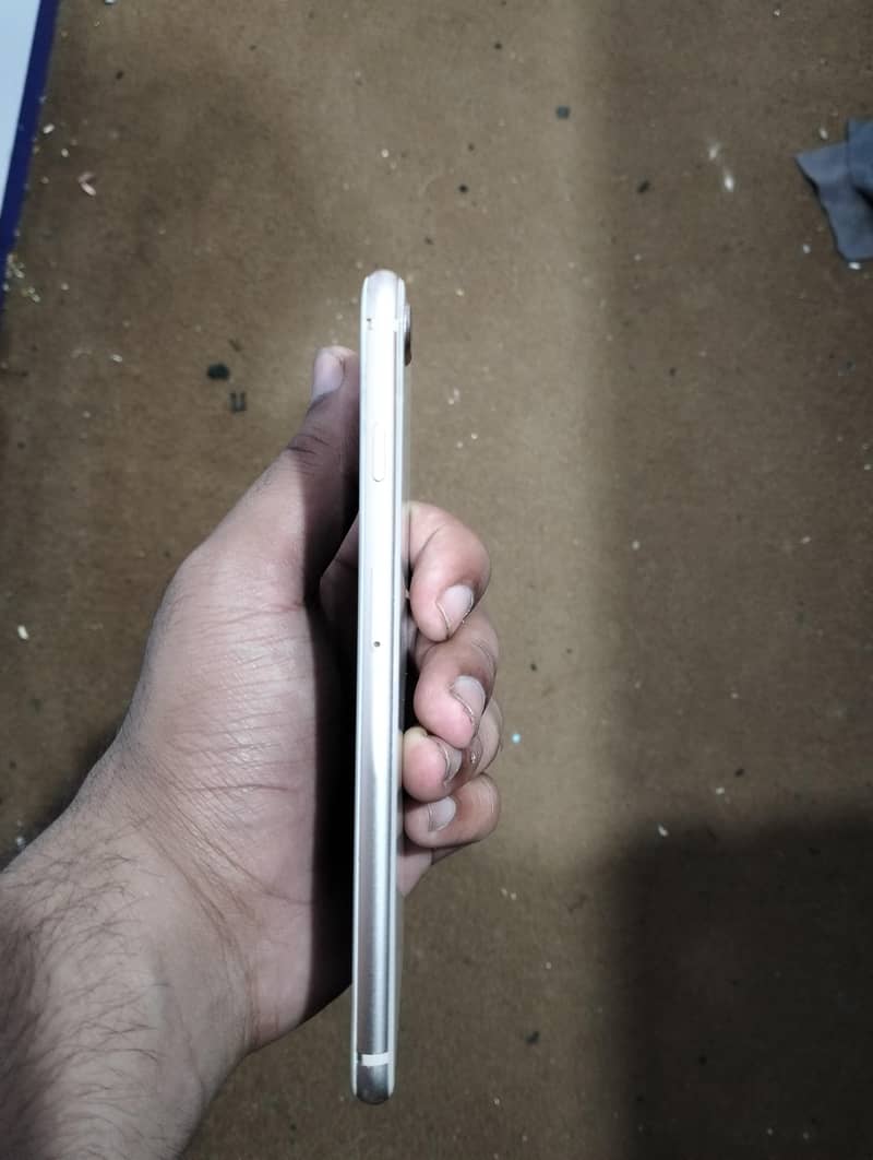 Apple iPhone 8 Plus 3