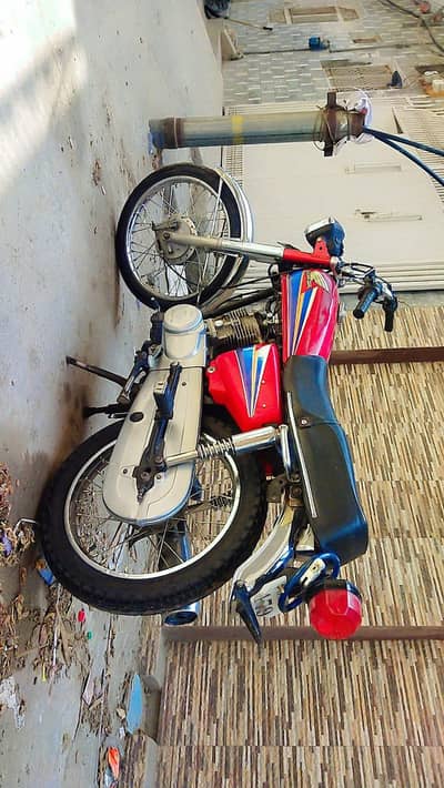 Honda 125 urgent for sale 03096098550