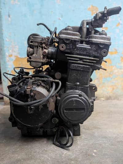 Kawasaki GPZ 400R Ninja  dubai import Engine