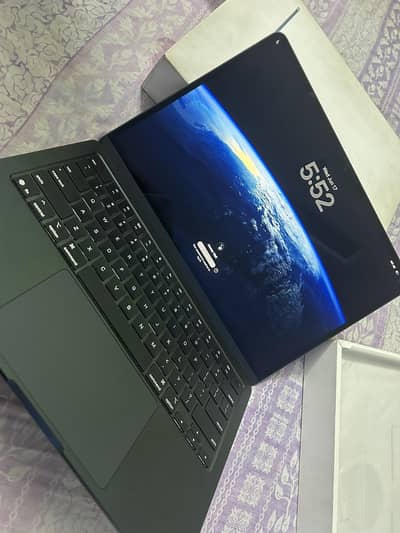 MacBook Air M4 13" | 16GB RAM | 256GB SSD | Midnight | 10/10 Condition