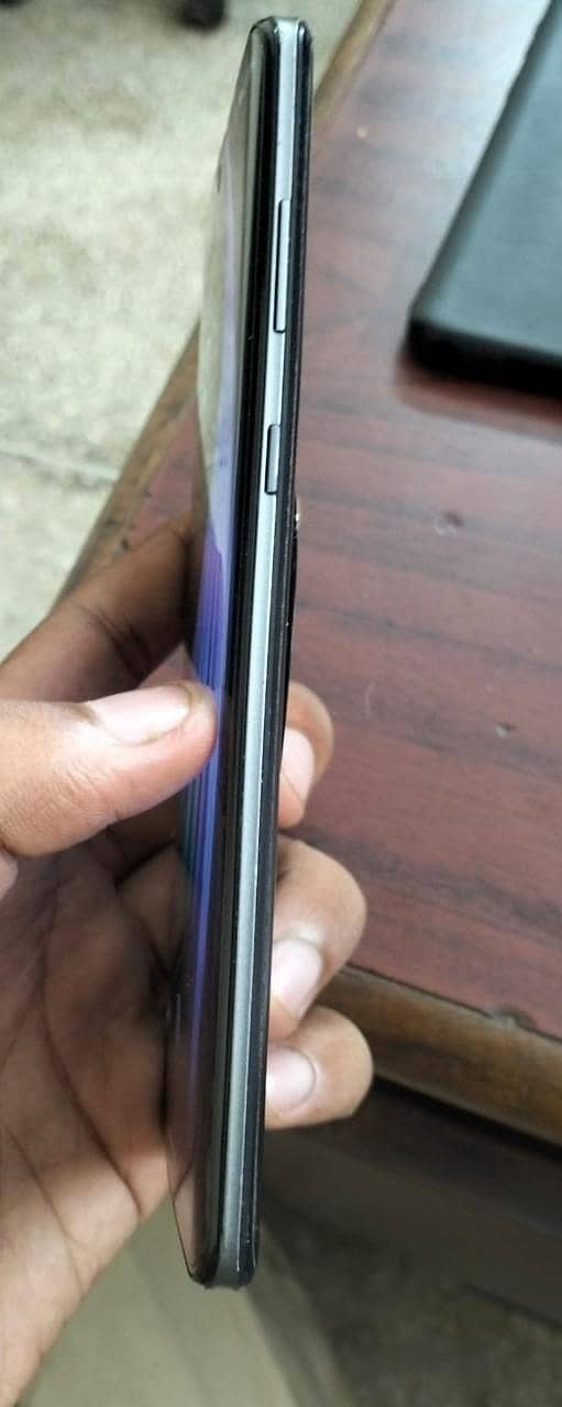 Sharp Aquos Zero 2 1