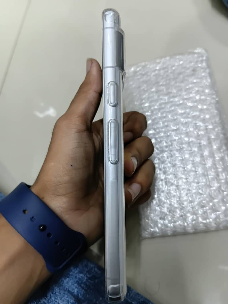 Google Pixel 7 4