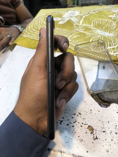 Apple iPhone 7