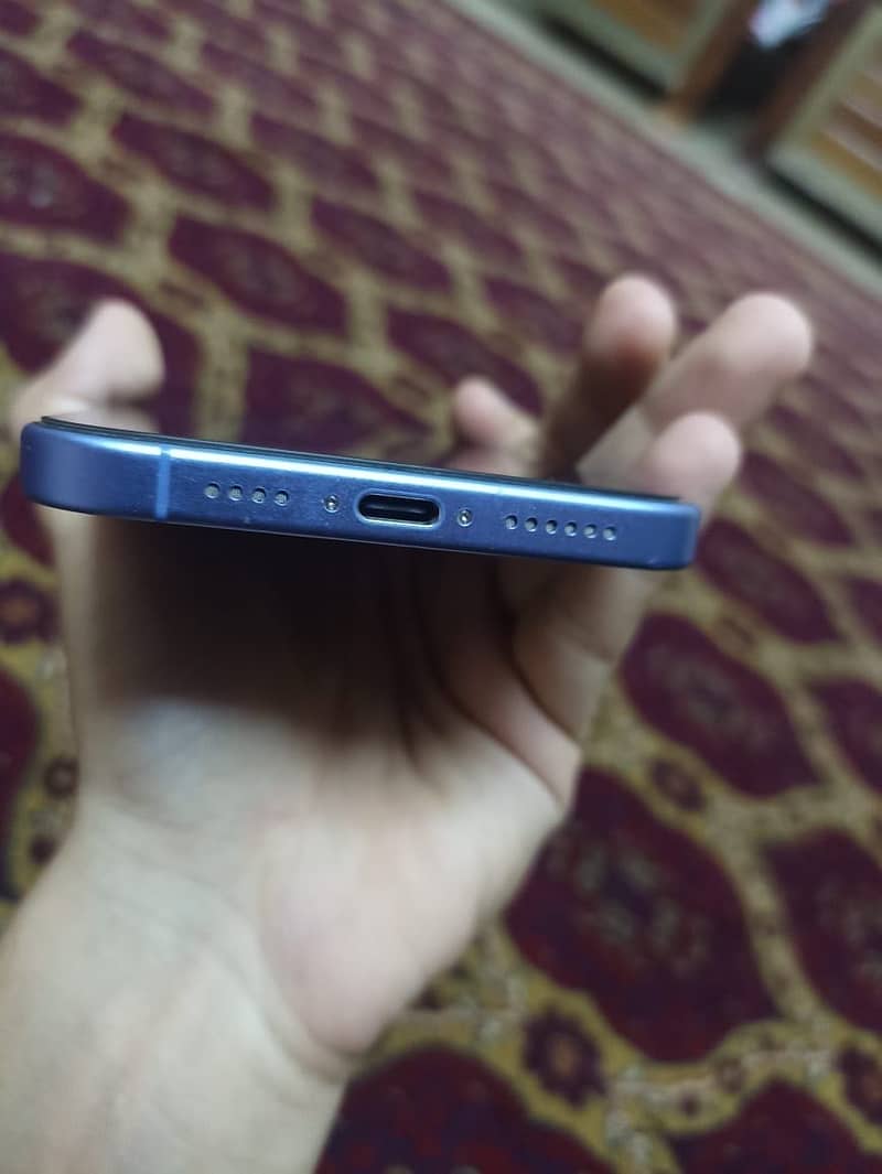Apple iPhone 16 Plus 1