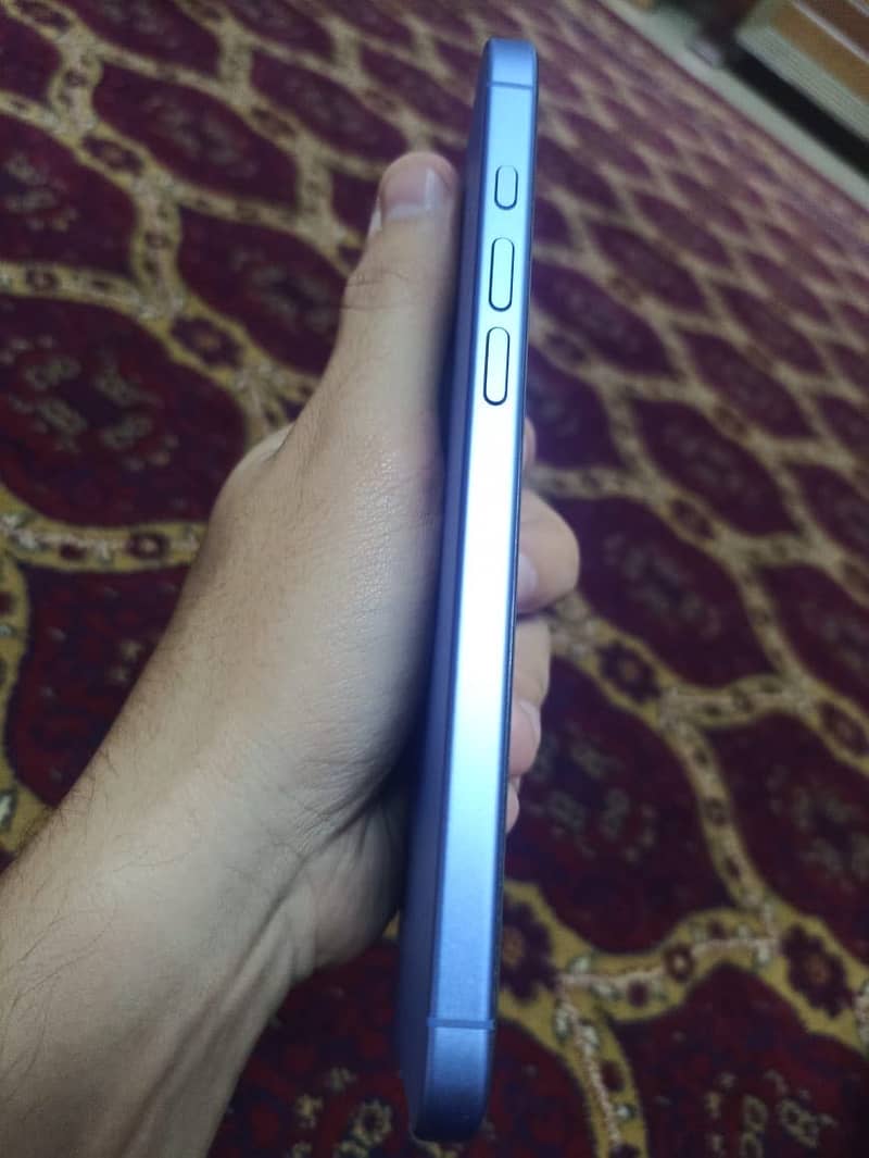 Apple iPhone 16 Plus 2