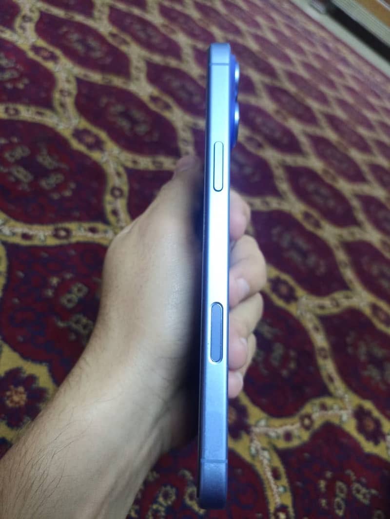 Apple iPhone 16 Plus 3