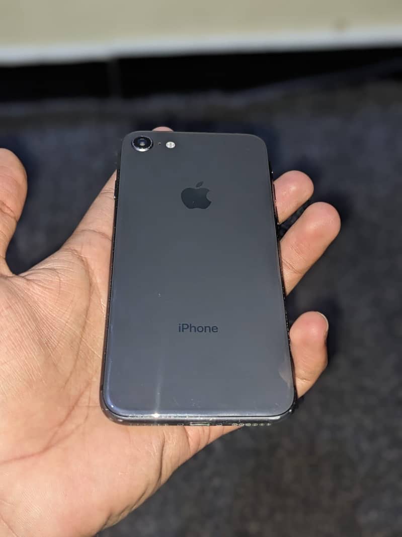 Apple iPhone 8 5