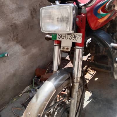 United 100 cc ladder patte wala behtarin shafath 6:30 foot lambai 4:30