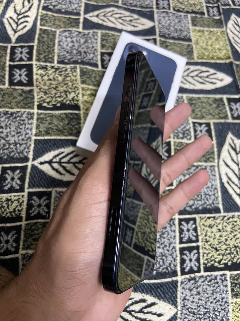 Apple iPhone 13 3