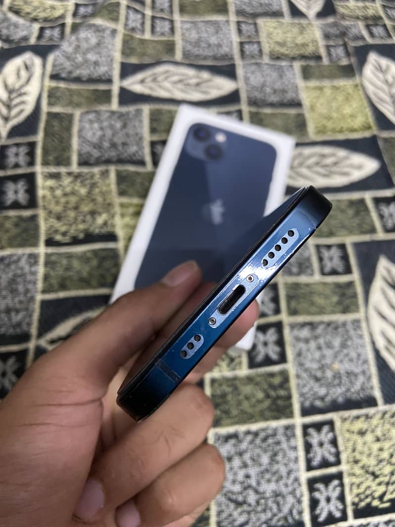 Apple iPhone 13 6