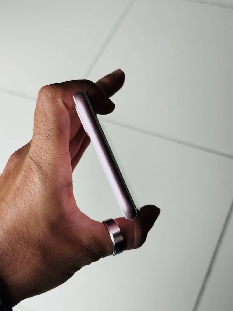 Apple iPhone 7 Plus 9