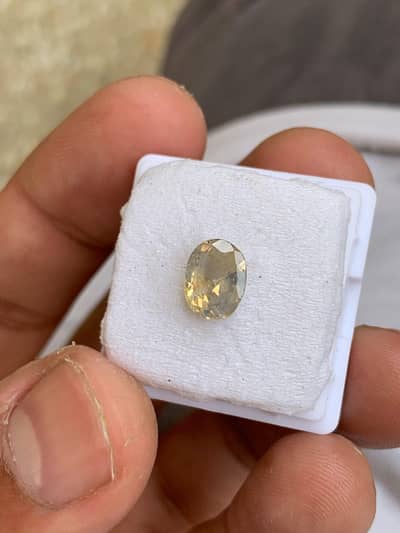 Ceylon yellow sapphire with certificate