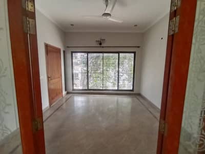 1 Kanal Beautiful Upper Portion With Separate Entrance Available For Rent In DHA Phase 3
