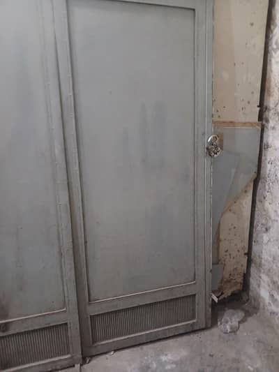 iron glass farme . . sheshey ka fram hai. argent sale krna hai