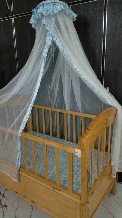 baby cot
