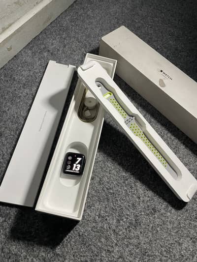 Apple watch series 3 nike edition