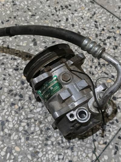 XLI AC Compressor with Condenser and Pipe | 10/10 working
