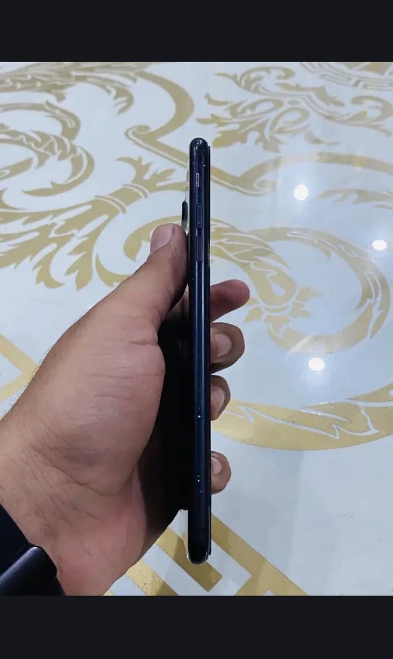 Apple iPhone 7 Plus 1