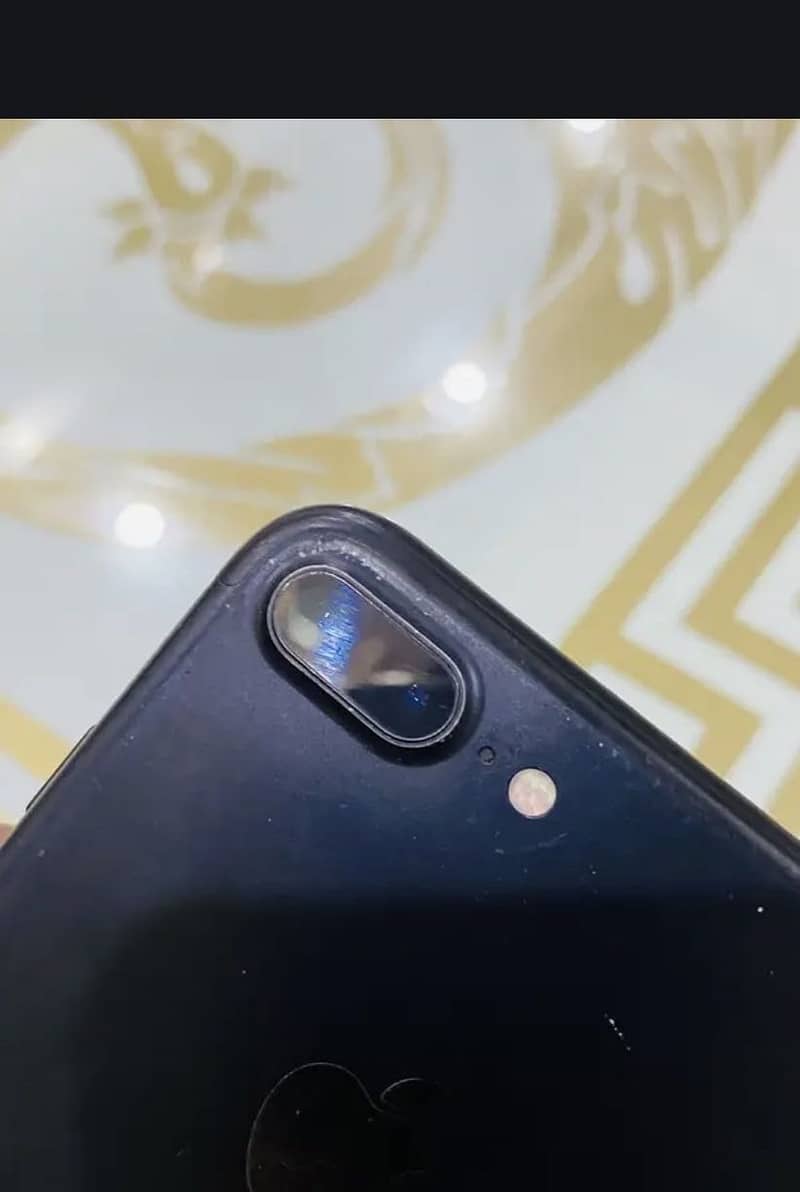 Apple iPhone 7 Plus 6