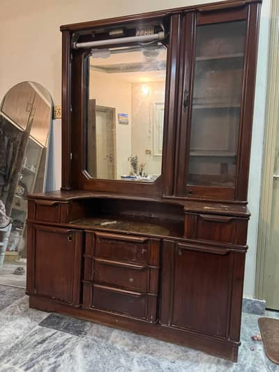 Antique wood vintage dressing table with tube light