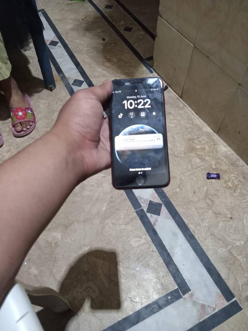 Apple iPhone 8 Plus 4