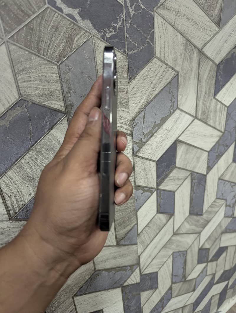 Apple iPhone 12 Pro 2