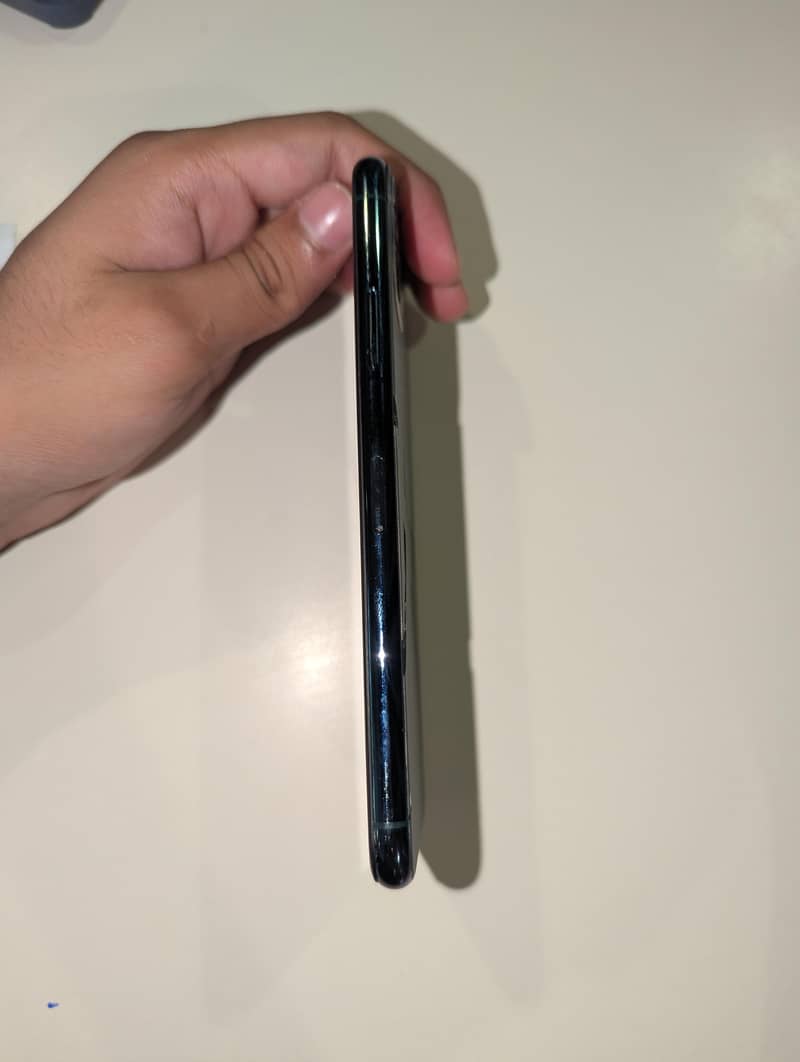 Apple iPhone 11 Pro Max 2