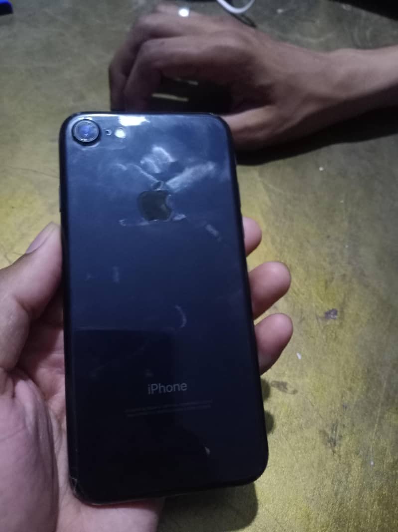 Apple iPhone 7 Plus 2