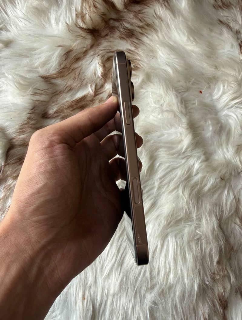 Iphone 16 Pro Max, 256GB, JV with Box 1