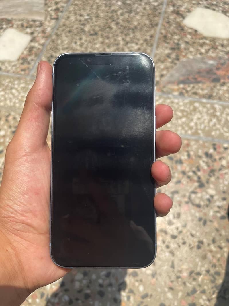 Apple iPhone 14 3