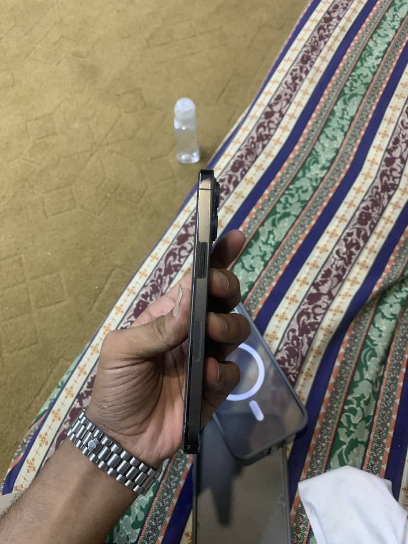 Apple iPhone 13 Pro(JV) 1