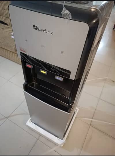 Dawlance water dispenser with refrigerator