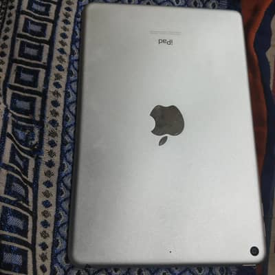Mini apple 5 table