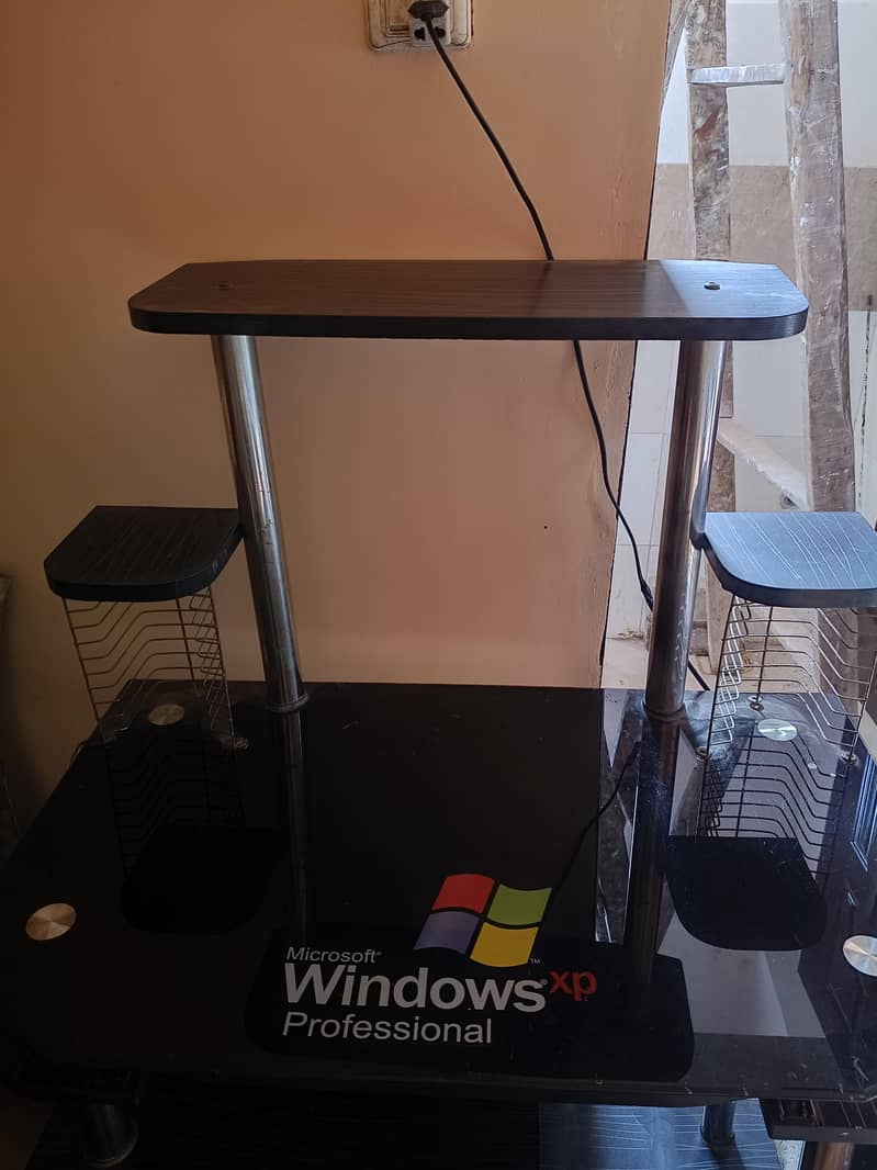computer trolley 0