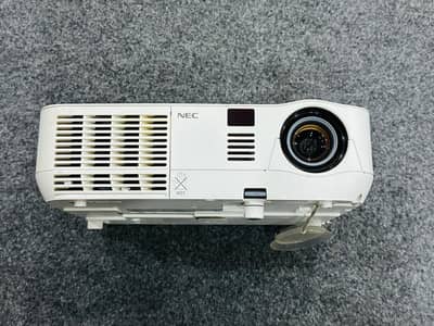 NEC Projector