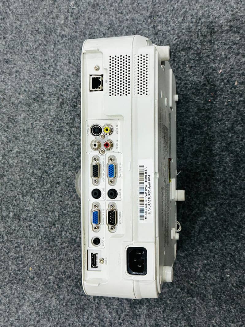NEC Projector 4