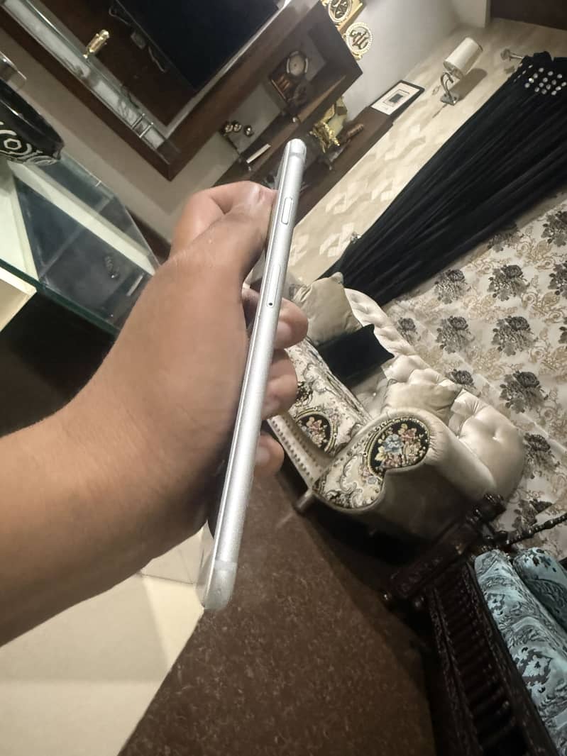 Apple iPhone 6 Plus 5