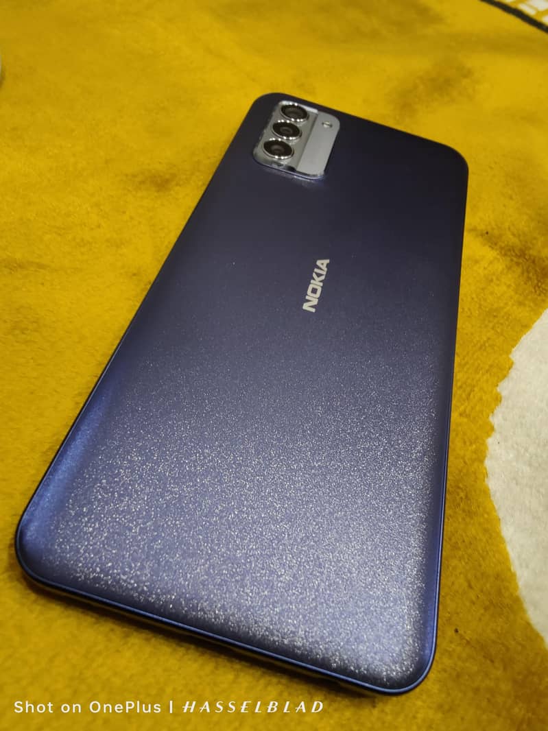 Nokia C310 11