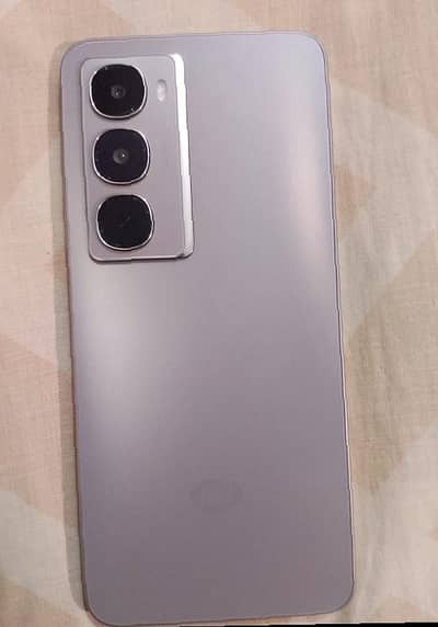 Itel City 100