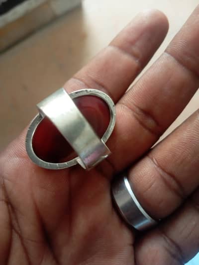 silver or akik dono Sath he